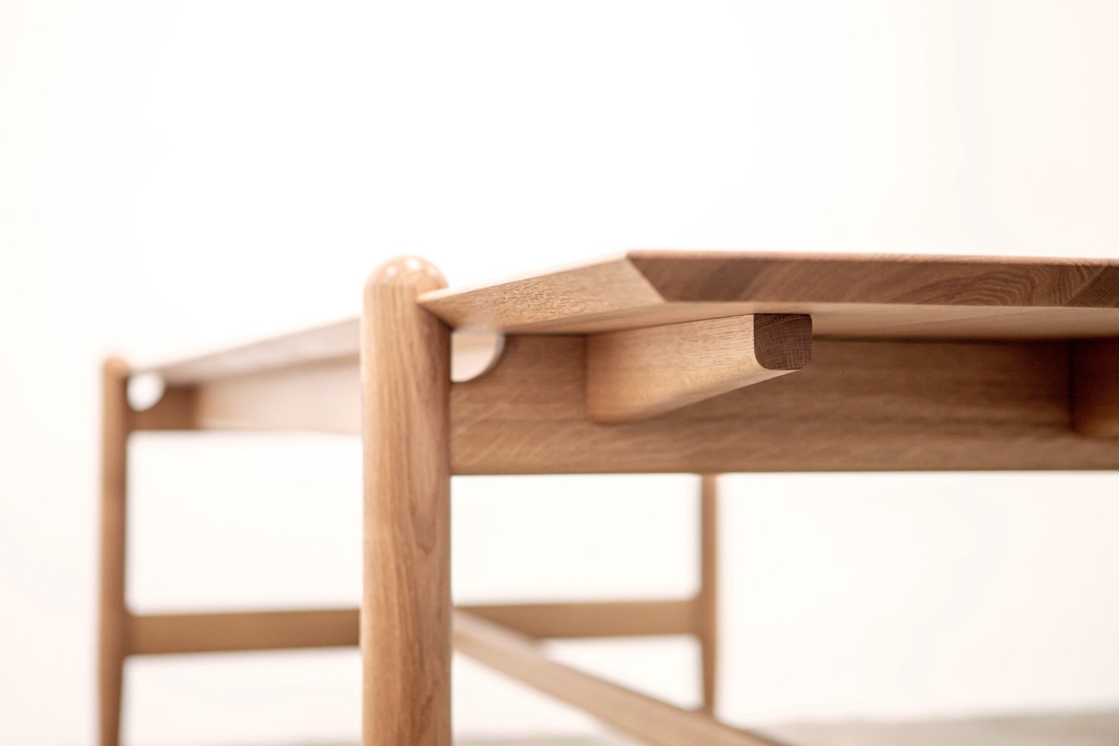 Shibui Table leg and exposed timber joinery detail
